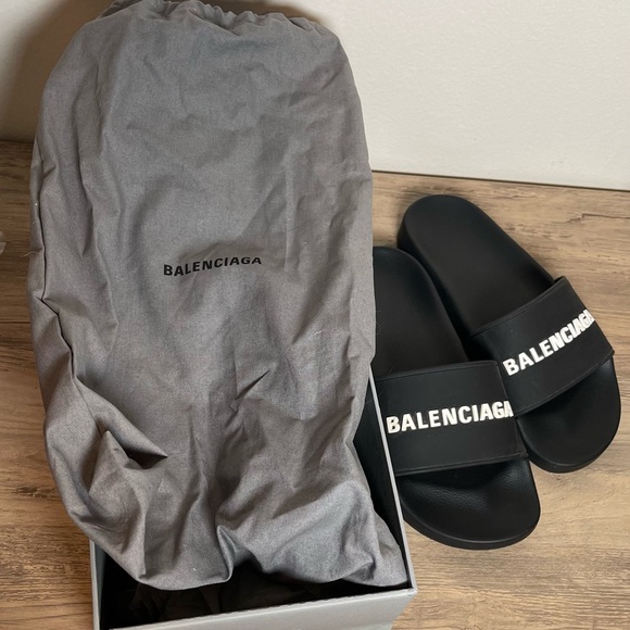 Balenciaga Women’s Pool Slides - Picture 5 of 7